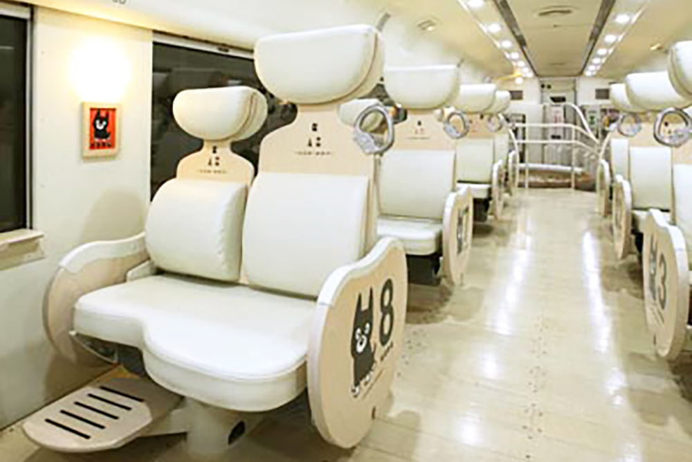 あそぼーい！車内
